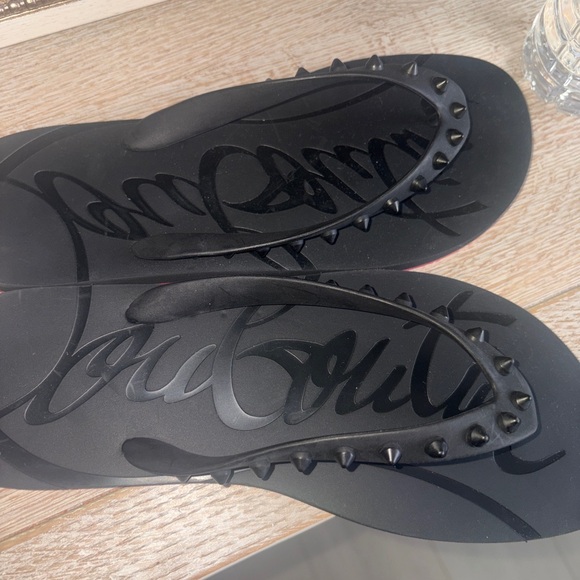 Christian Louboutin Flip Flop - Picture 3 of 9